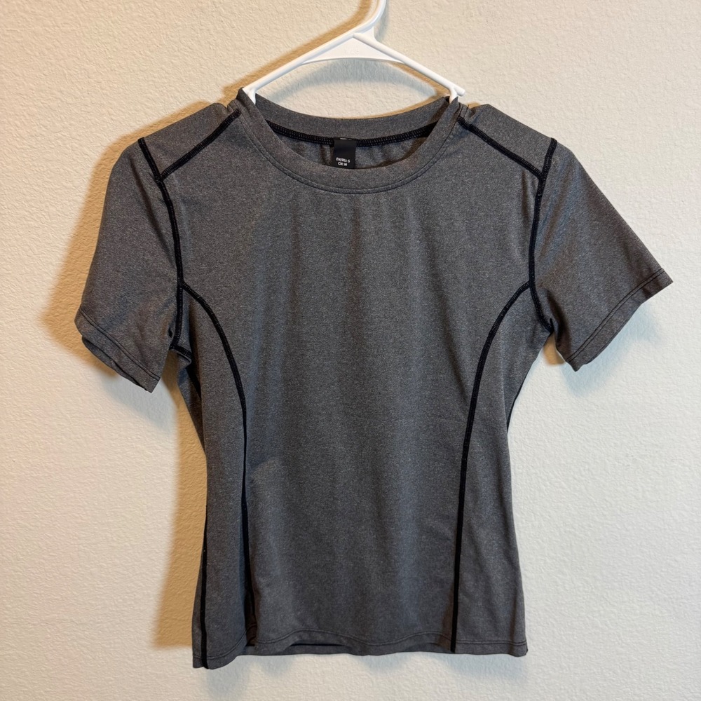 Gray Workout‎ Top Athletic T-Shirt Activewear Tee Comfortable Fitted